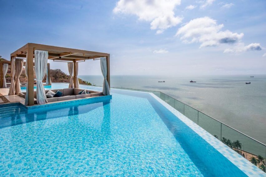 Fusion Suite Vung Tau Hotel - Ho boi vo cuc