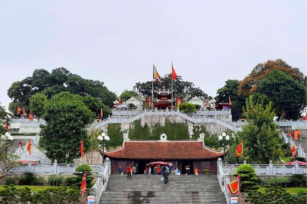 đền cửa ông quảng ninh-01