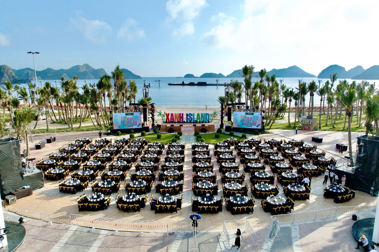 tổ chức sự kiện tại bãi biển flamingo cát bà