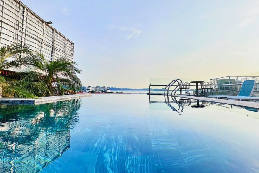 Green Suite Ha Long - Hồ bơi