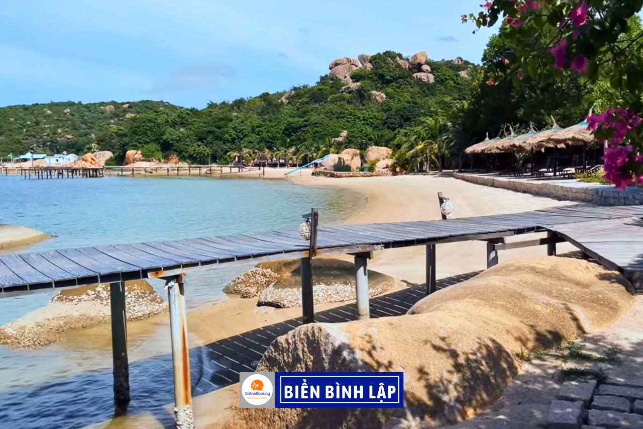Bãi biển Bình Lập Nha Trang