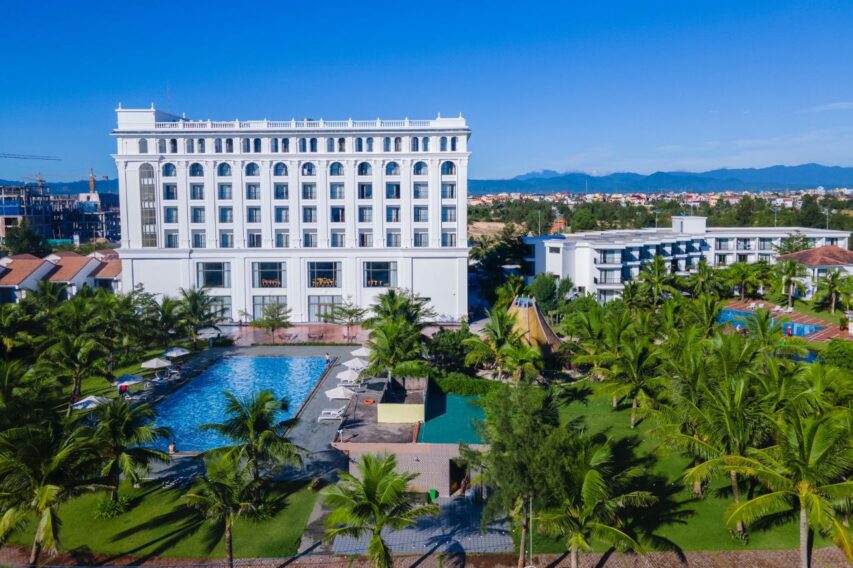 CELINA BẢO NINH ĐỒNG HỚI (2)