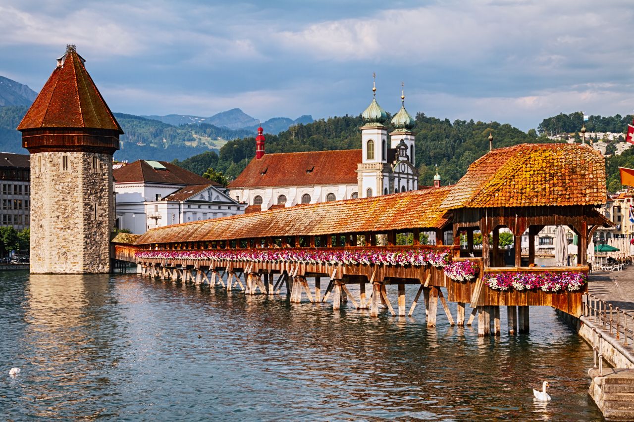 Lucerne THUY SI