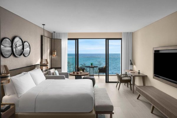One-bedroom Suite Grand Oceanfront Crowne Plaza Phu Quoc (1)