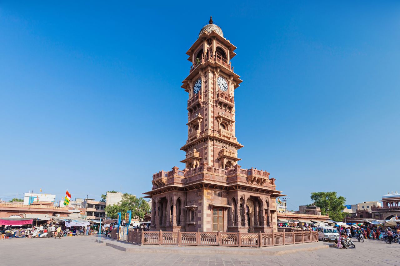 Quảng trường đồng hồ (Place de l’Horloge) - Pháp