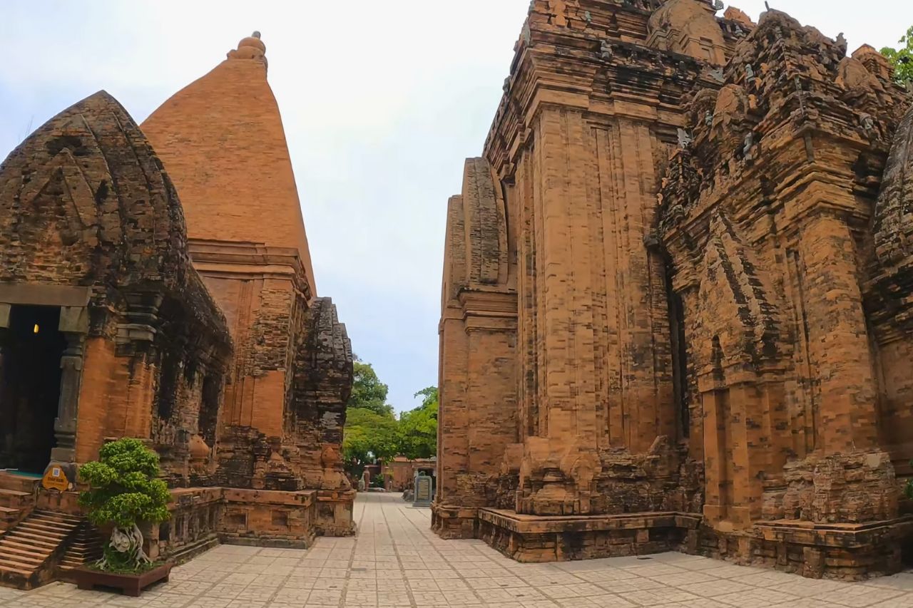 Tháp Bà Ponagar Nha Trang