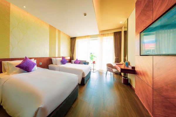 Twin Room with City View Seashells Phu Quoc Hotel (1)