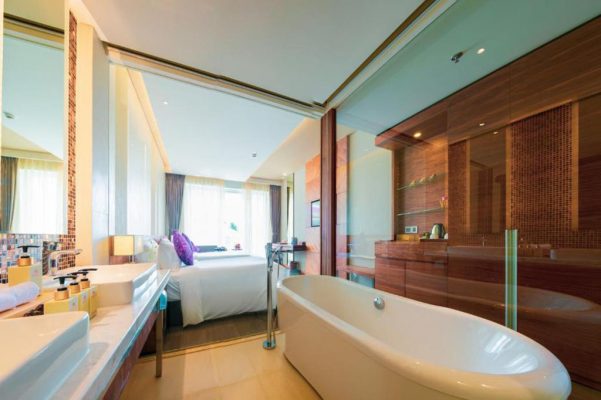 Twin Room with City View Seashells Phu Quoc Hotel (1)