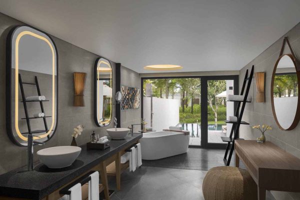 Two-bedroom Villa Beachfront crowne plaza phu quoc (1)