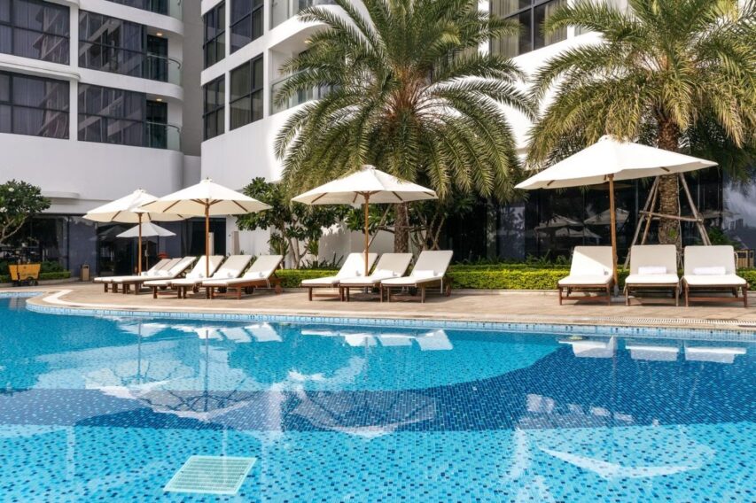 Vinpearl Empire Nha Trang - Pool Bar