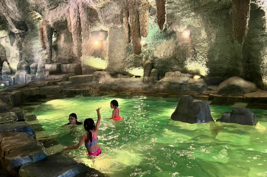 Vườn Vua Resort - Công viên núi đá Onsen (6)