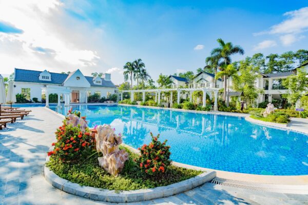 Vườn Vua Resort - Hồ bơi (5)