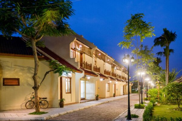 Vuon Vua Resort - Khách sạn Phố Cổ (phòng 3 khách))