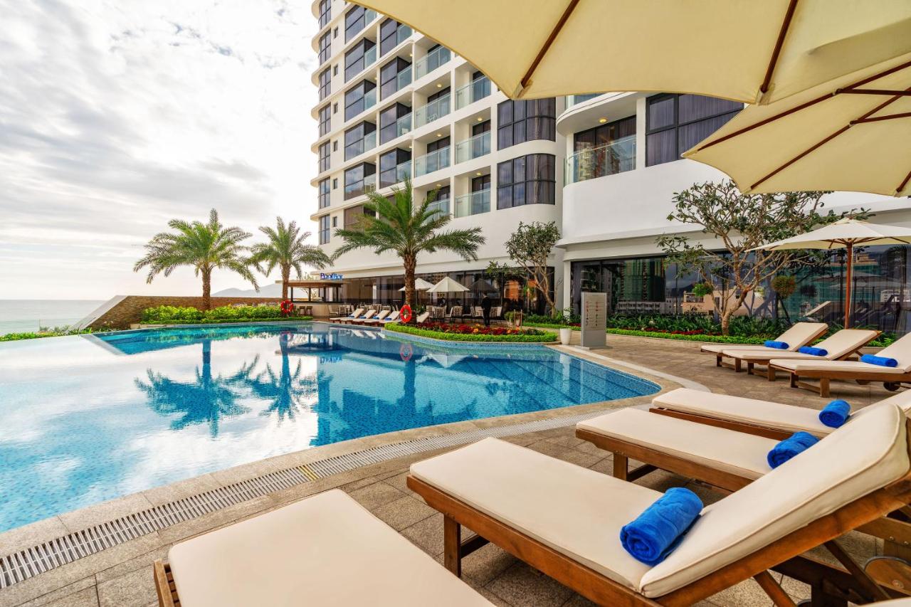 Combo Vinpearl Nha Trang: Hotel Empire + Buffet sáng + Vinwonders