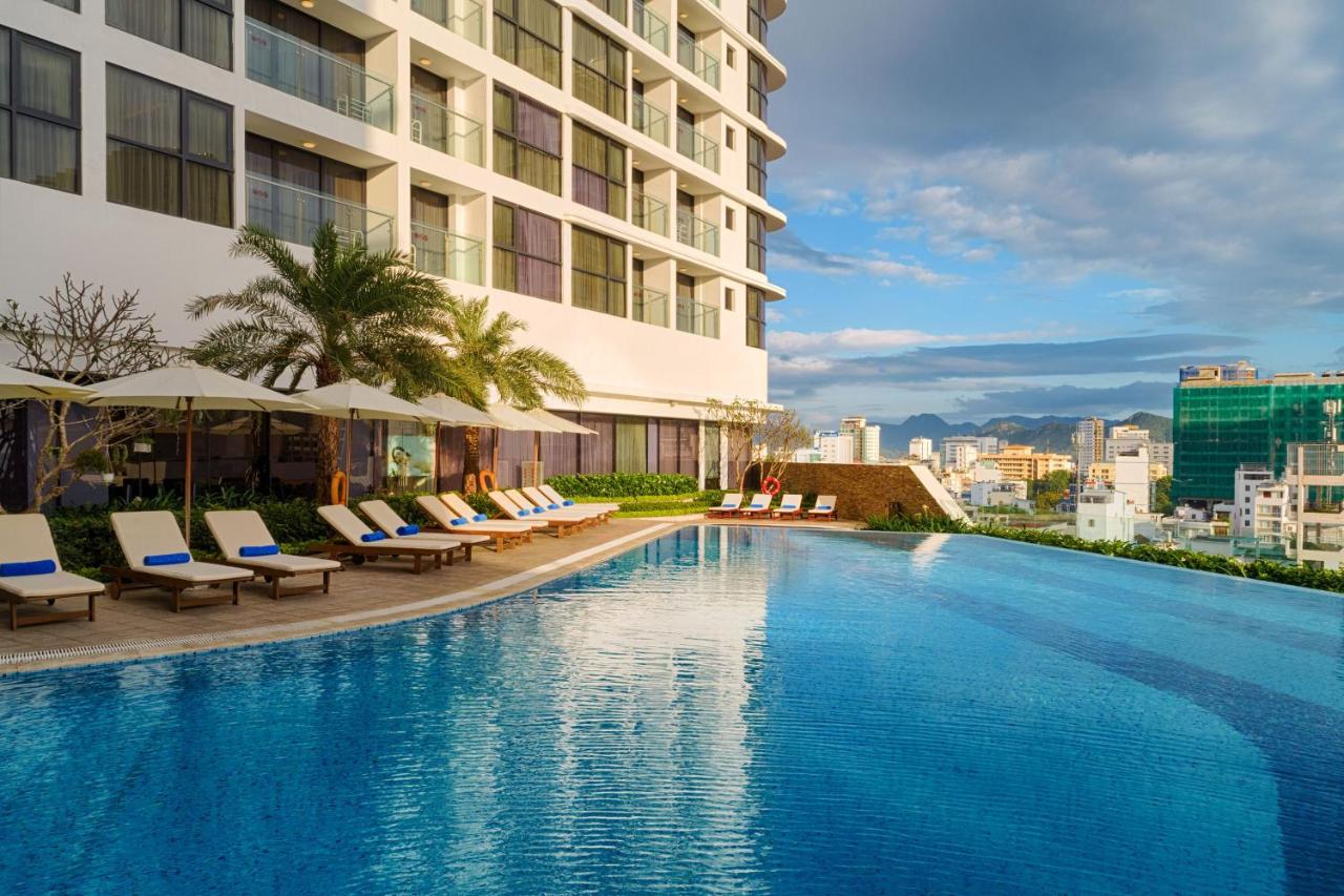 Combo Nha Trang nghỉ Melia Vinpearl Empire 5*