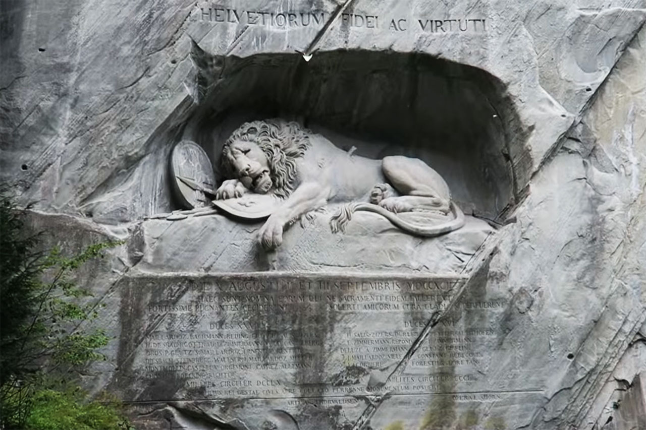 tuong dai su tu lion monument lucerne thuy si