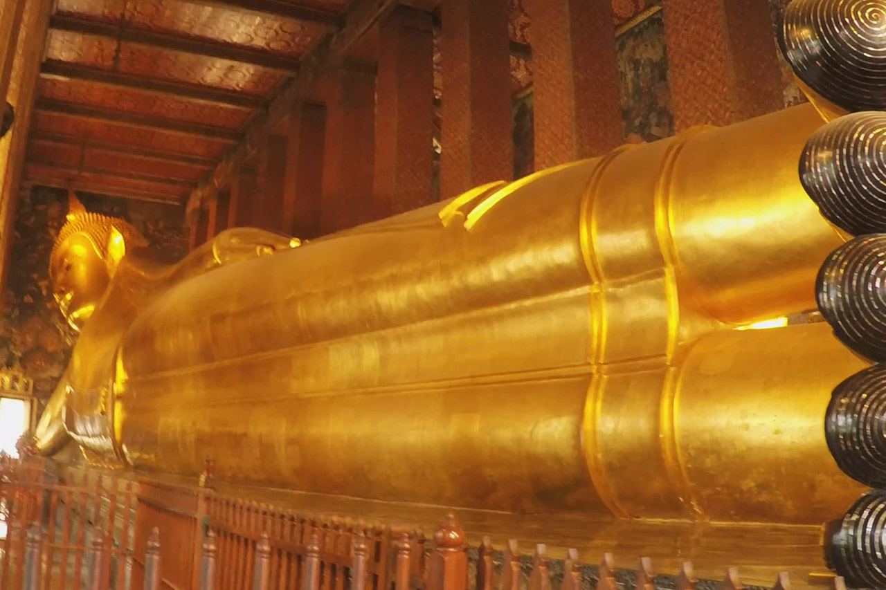 tuong phat nam Wat Phra Chetuphon